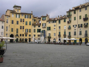 La Piazza dell'Anfiteatro, Lucca.. Author and Copyright Marco Ramerini